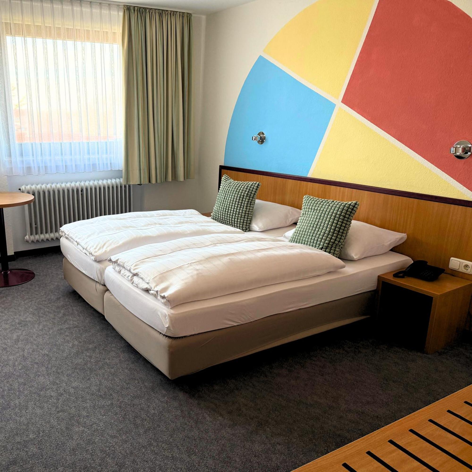 Colourful Hotel Bielefeld Exterior photo